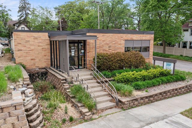 711 Smith Avenue S, Saint Paul, MN 55107