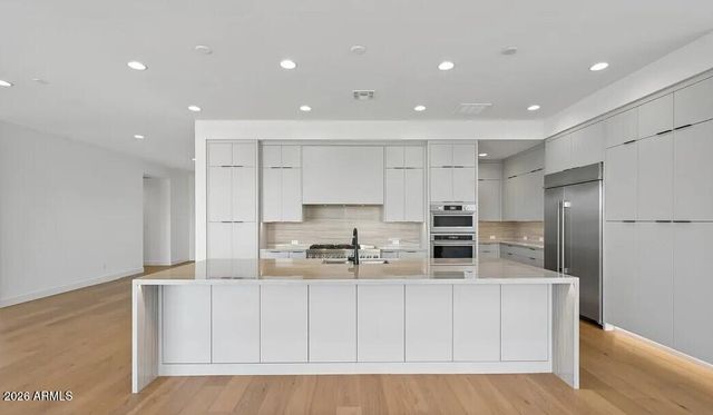 2371 E AQUARIUS Place, Chandler, AZ 85249