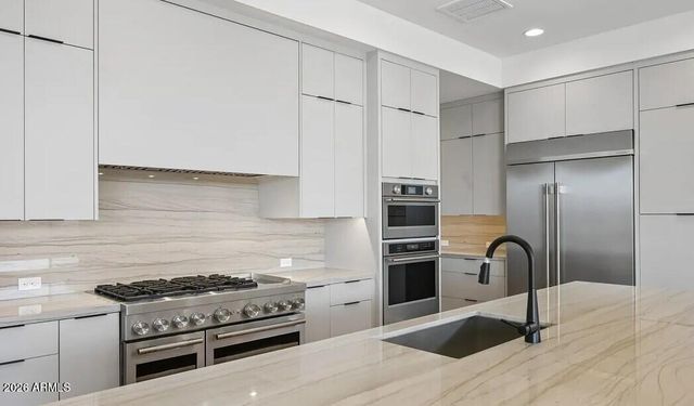 2371 E AQUARIUS Place, Chandler, AZ 85249