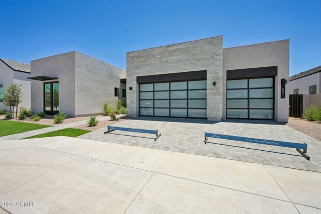 2371 E AQUARIUS Place, Chandler, AZ 85249