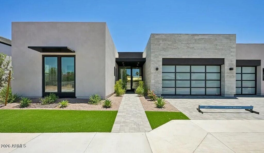 2371 E AQUARIUS Place, Chandler, AZ 85249 — photo 2