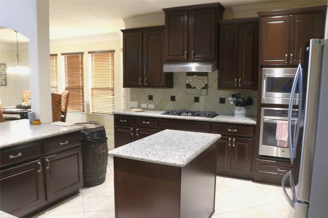 15211 Mccall Park, Magnolia, TX 77355