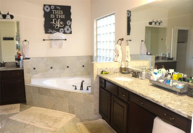 15211 Mccall Park, Magnolia, TX 77355