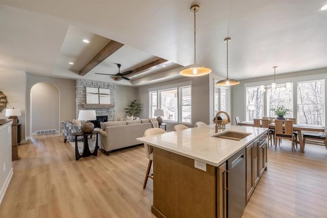 387 BAYWOOD TRAIL, Green Bay, WI 54311