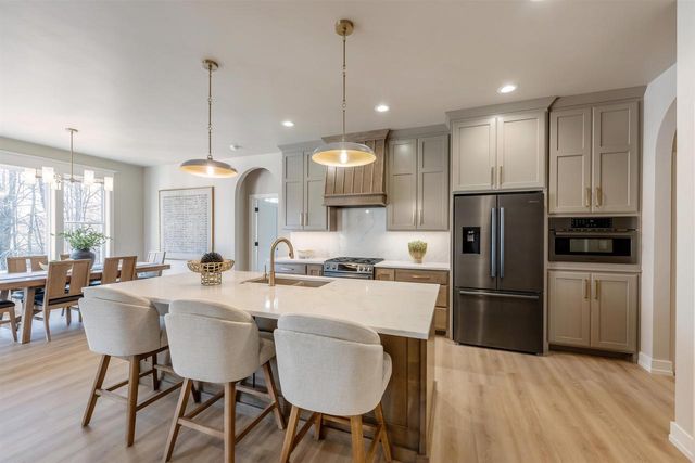 387 BAYWOOD TRAIL, Green Bay, WI 54311