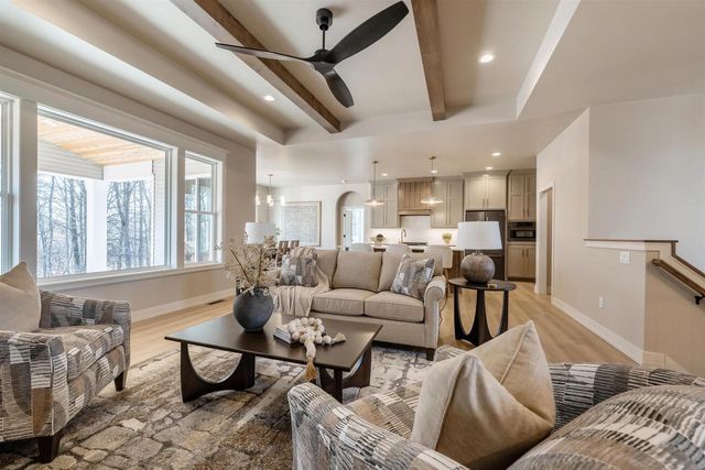 387 BAYWOOD TRAIL, Green Bay, WI 54311