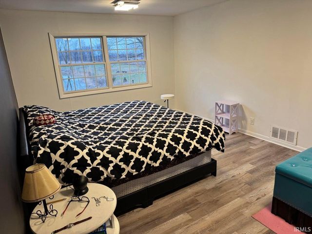 15752 W 400 N Road, Medaryville, IN 47957