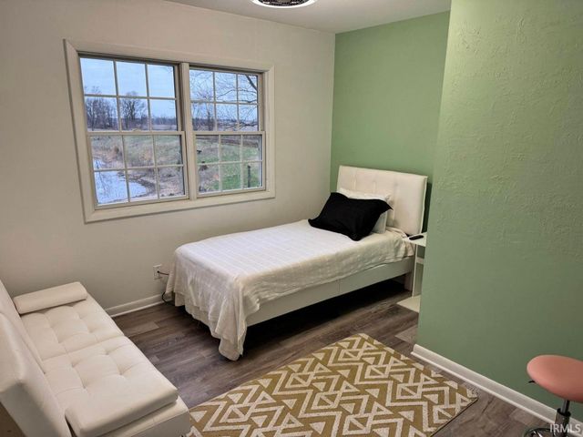 15752 W 400 N Road, Medaryville, IN 47957