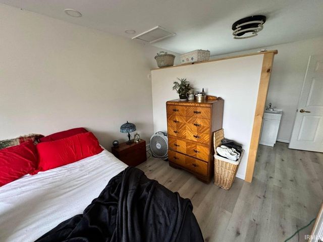 15752 W 400 N Road, Medaryville, IN 47957