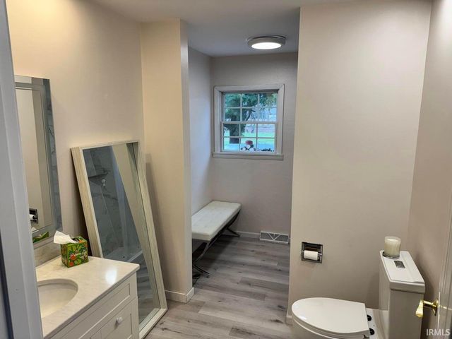 15752 W 400 N Road, Medaryville, IN 47957