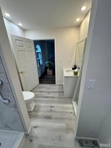 15752 W 400 N Road, Medaryville, IN 47957