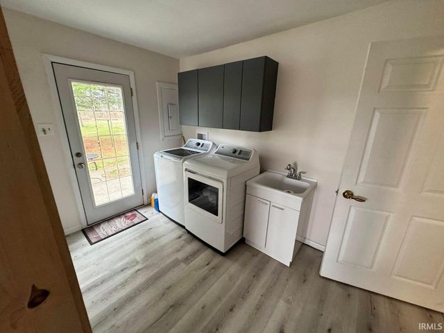 15752 W 400 N Road, Medaryville, IN 47957