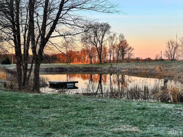 15752 W 400 N Road, Medaryville, IN 47957