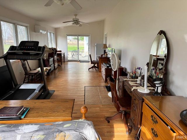 15752 W 400 N Road, Medaryville, IN 47957