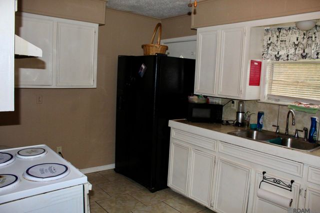 2831 Charlie Overton Rd, Greensburg, LA 70441