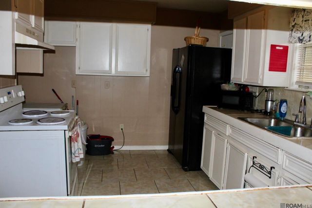 2831 Charlie Overton Rd, Greensburg, LA 70441