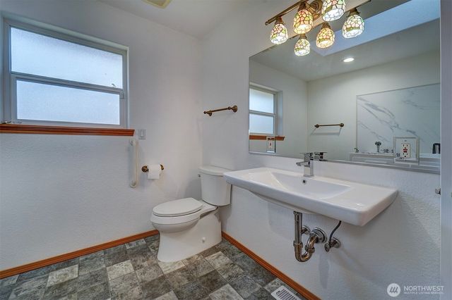 3029 Pickering Avenue NE, Bremerton, WA 98310