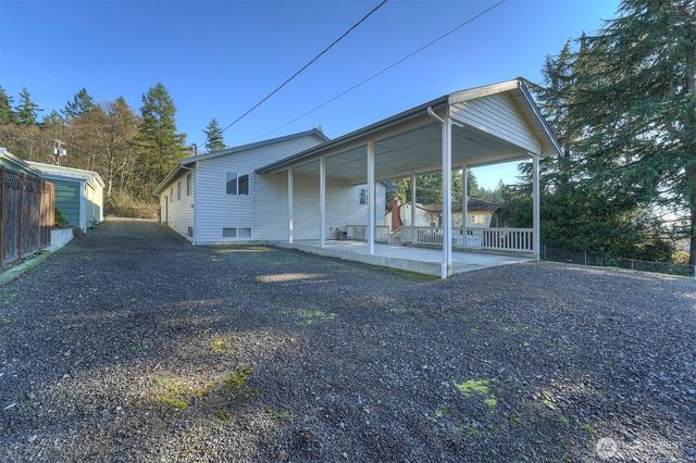 3029 Pickering Avenue NE, Bremerton, WA 98310