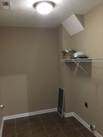 1696 Parkside Dr, Clarksville, TN 37042