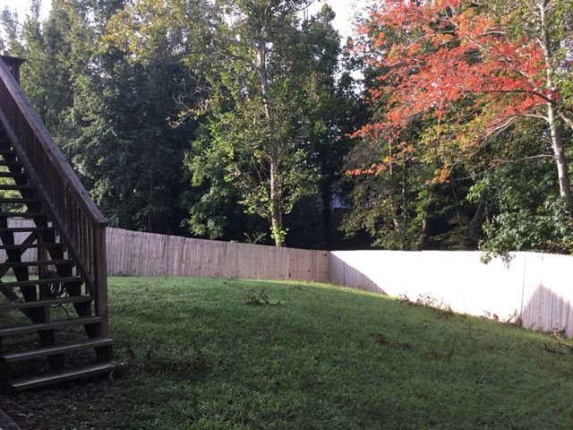 1696 Parkside Dr, Clarksville, TN 37042