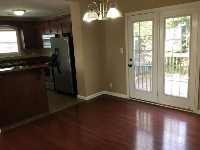 1696 Parkside Dr, Clarksville, TN 37042