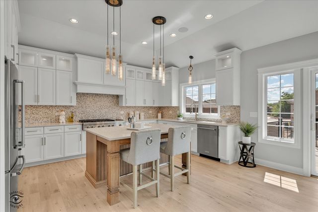 8855 Milwaukee Breakwater Drive, Frankfort, IL 60423