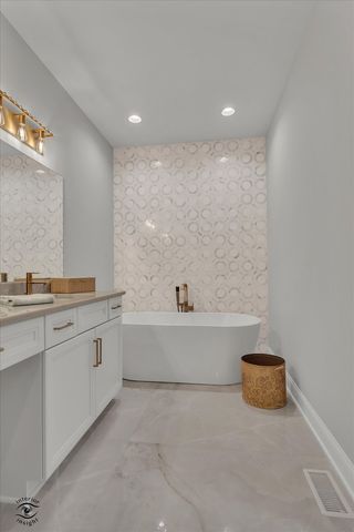 8855 Milwaukee Breakwater Drive, Frankfort, IL 60423