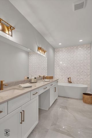 8855 Milwaukee Breakwater Drive, Frankfort, IL 60423