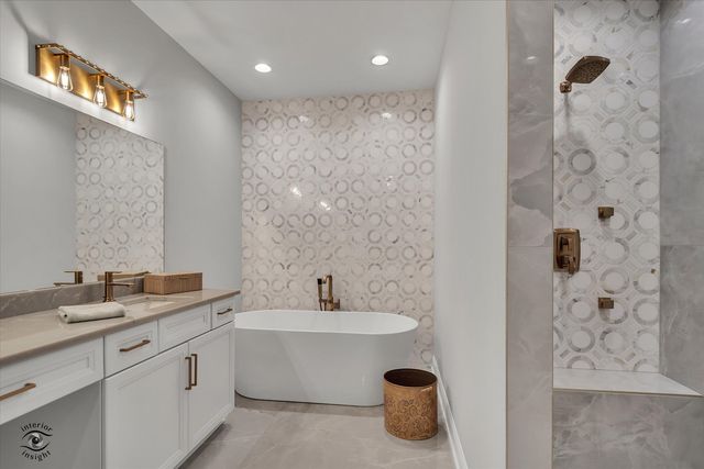 8855 Milwaukee Breakwater Drive, Frankfort, IL 60423