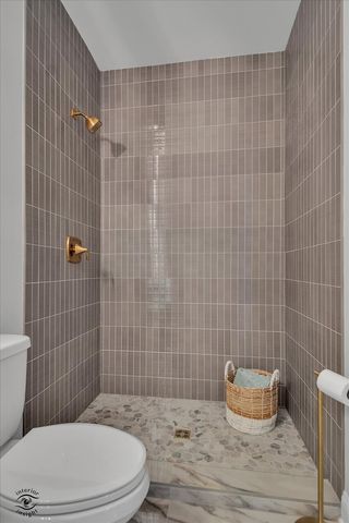 8855 Milwaukee Breakwater Drive, Frankfort, IL 60423