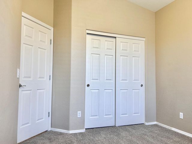 6660 E Roland Street, Mesa, AZ 85215