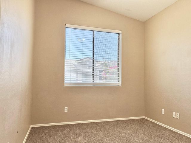 6660 E Roland Street, Mesa, AZ 85215
