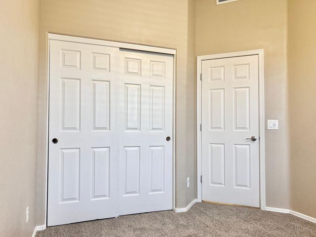 6660 E Roland Street, Mesa, AZ 85215