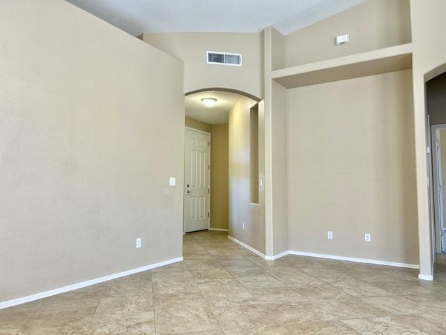 6660 E Roland Street, Mesa, AZ 85215