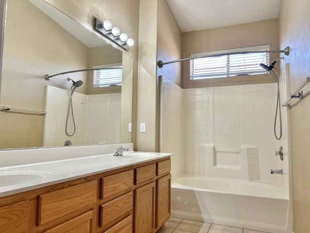 6660 E Roland Street, Mesa, AZ 85215