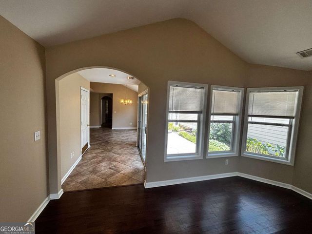 104 ROSE COTTAGE Lane, Woodstock, GA 30189