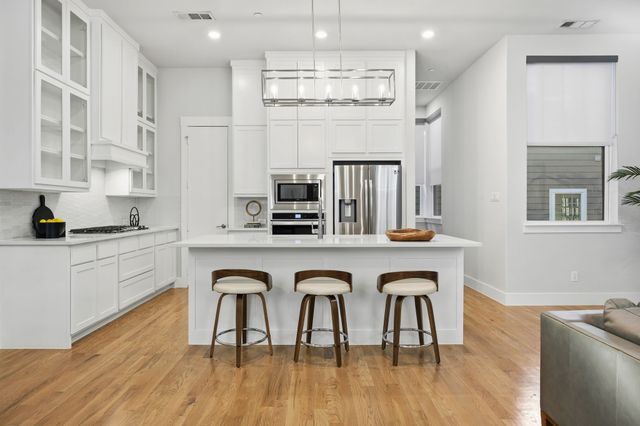 625 N Tyler Street 402, Dallas, TX 75208