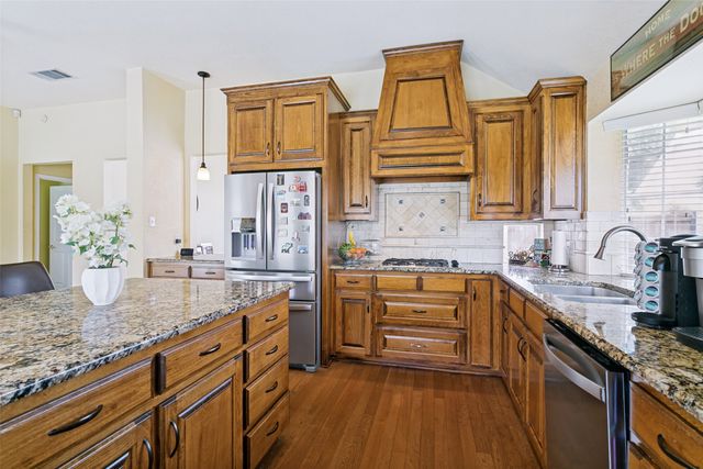 5217 Shadow Glen Drive, Grapevine, TX 76051