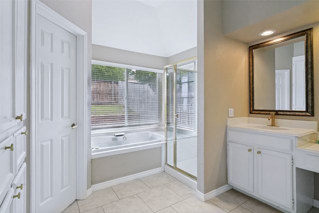 5217 Shadow Glen Drive, Grapevine, TX 76051