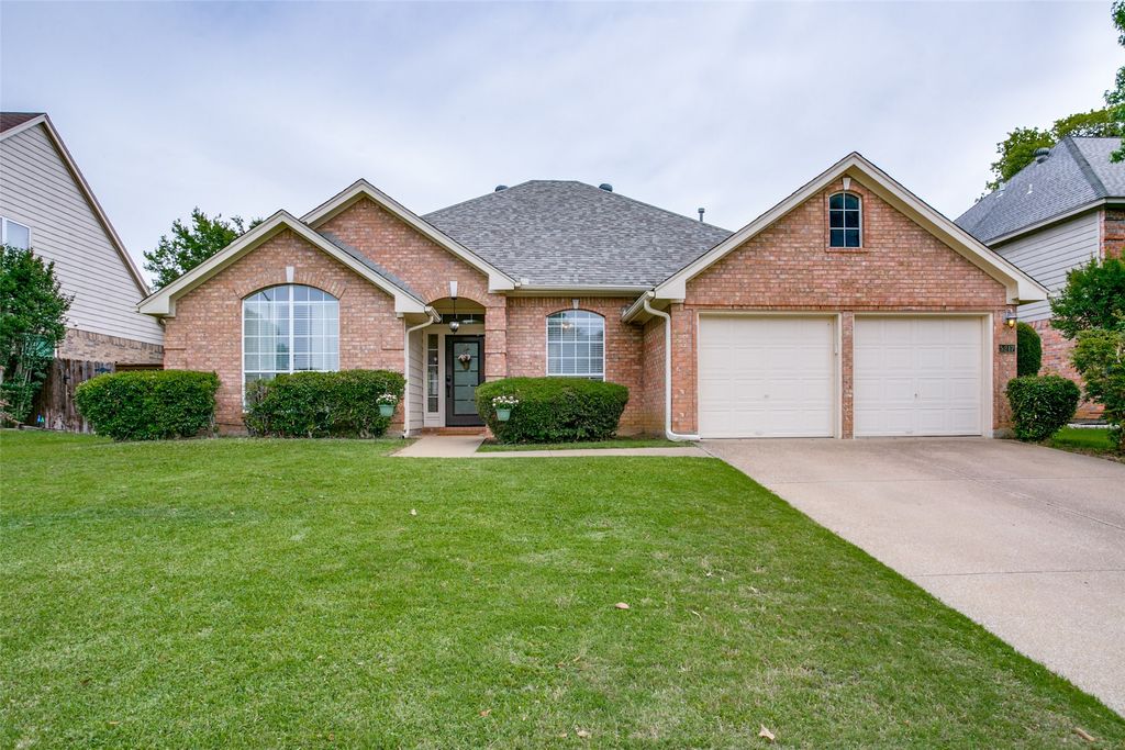5217 Shadow Glen Drive, Grapevine, TX 76051
