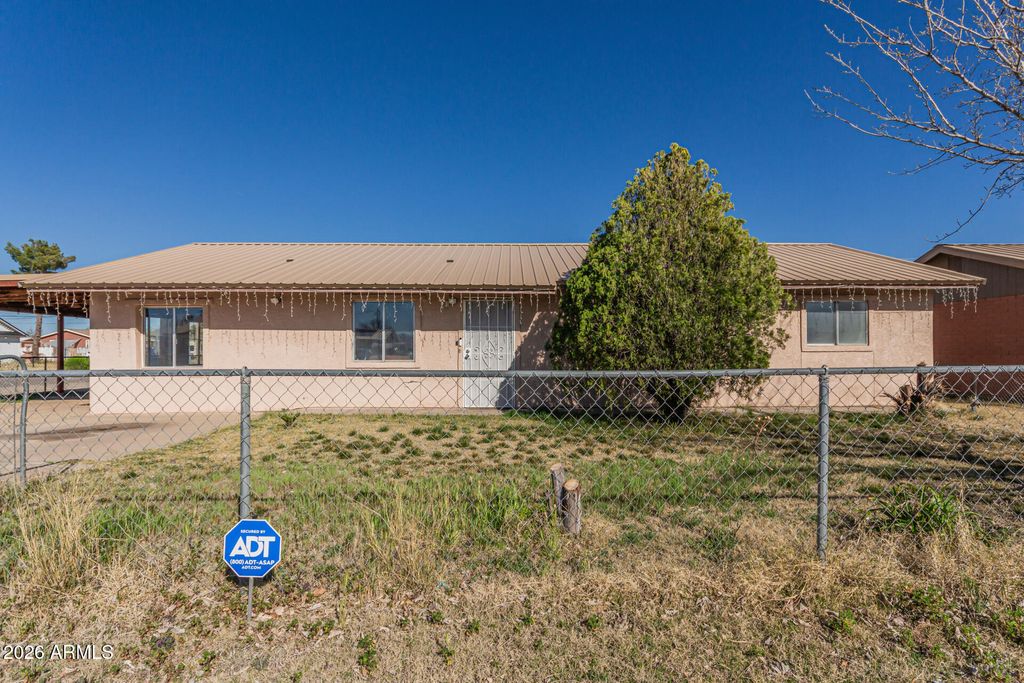 Image 1 of property listing at 219 S BISBEE Avenue, Willcox, AZ 85643