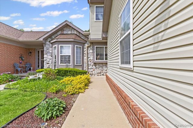 3146 Brookside Drive, Waterford, MI 48328
