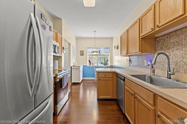 3146 Brookside Drive, Waterford, MI 48328