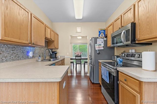 3146 Brookside Drive, Waterford, MI 48328