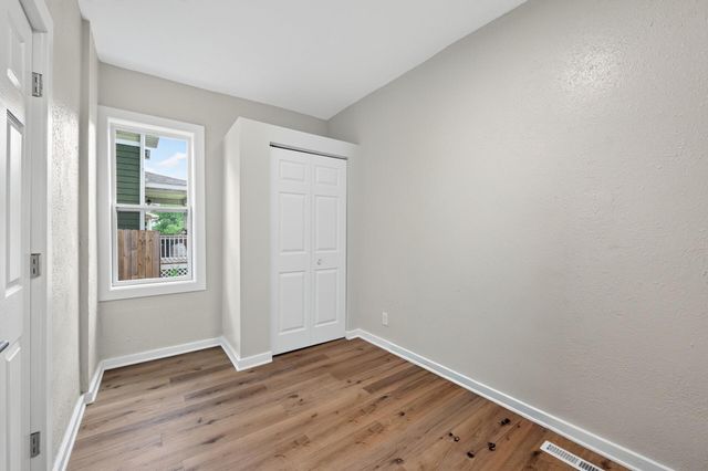 2218 Irving Avenue N, Minneapolis, MN 55411