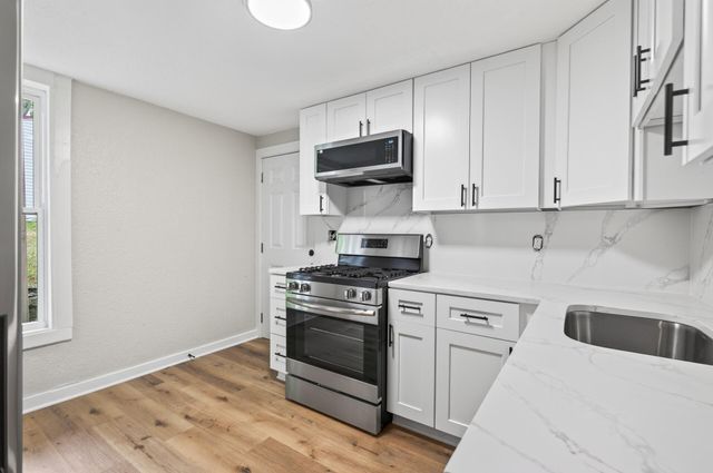 2218 Irving Avenue N, Minneapolis, MN 55411