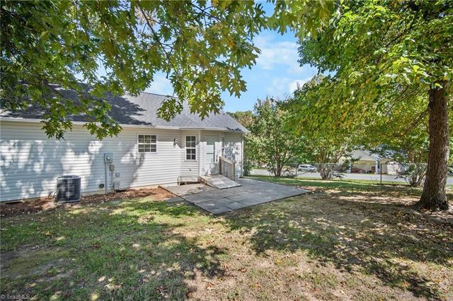 4 Oak Ridge Drive, Thomasville, NC 27360
