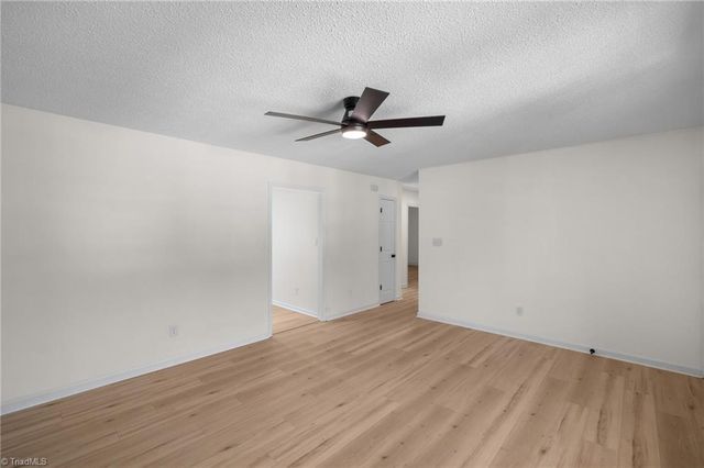 4 Oak Ridge Drive, Thomasville, NC 27360