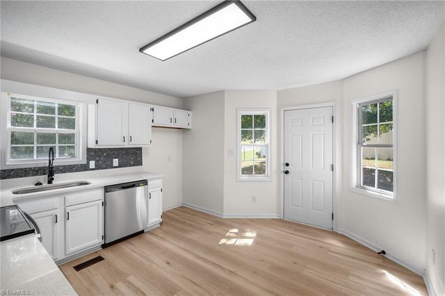 4 Oak Ridge Drive, Thomasville, NC 27360