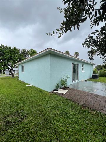 1719 24TH STREET E, Palmetto, FL 34221